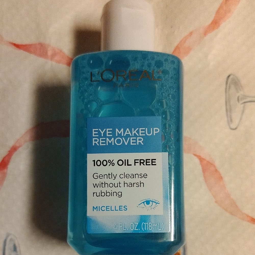 L'Oreal Eye Makeup Remover in Blue